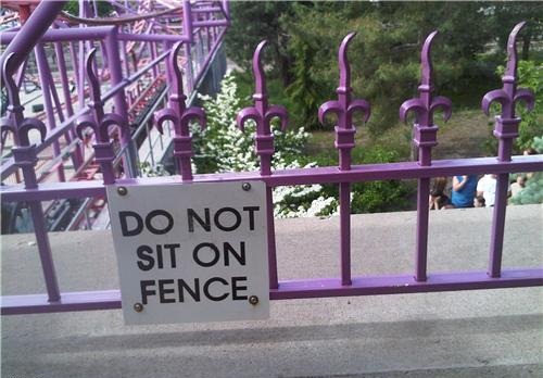 não sentar na cerca